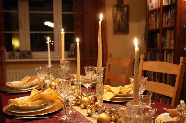 Table with Gold Bulbs
