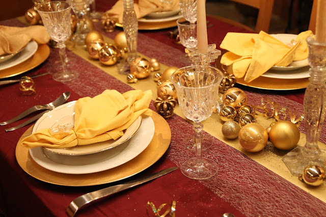 Place setting Tablescape Gold